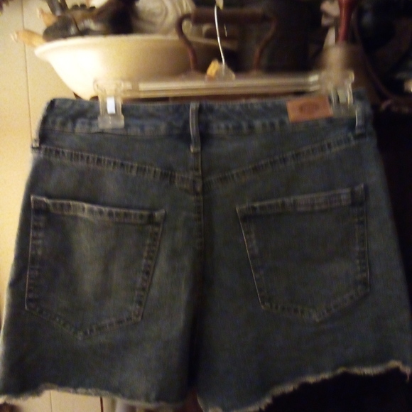 Shorts - Picture 2 of 2